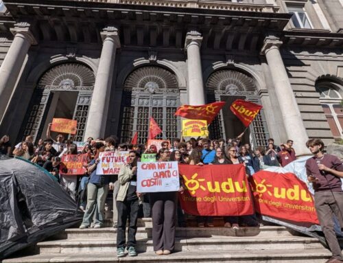 “Cara Napoli quanto ci costi!”: Cgil e Udu contro il caro fitti e il caro vita, studenti con le tende alla “Federico II”